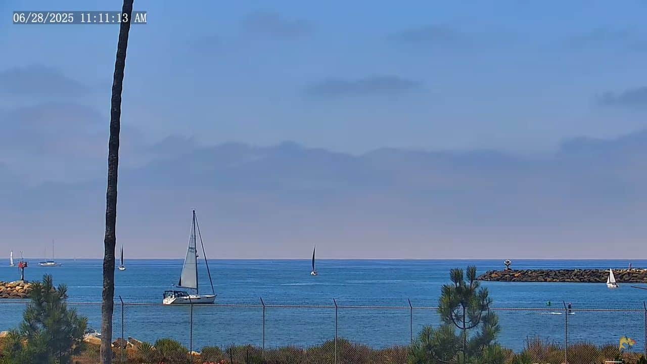 Oceanside Harbor Surf Cam – Oceanside, California