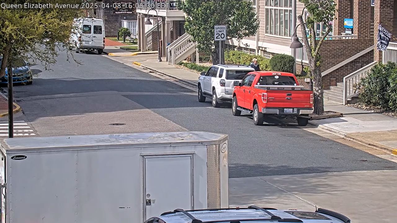 Queen Elizabeth Avenue, Manteo, NC – Live Video Webcam