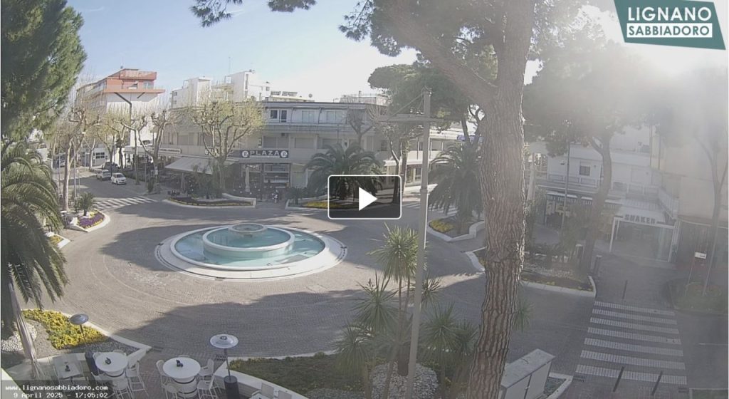 Piazza Fontana New Live Cam Lignano Sabbiadoro, Italy