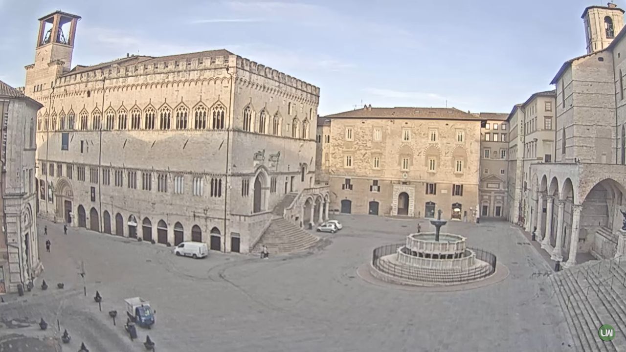 Piazza IV Novembre Live Webcam – Perugia, Italy
