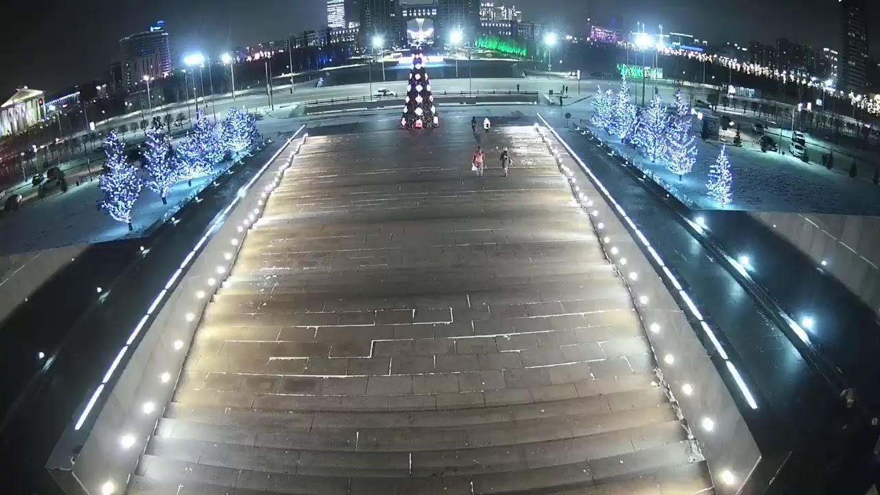 Khan-Shatyr Entertainment Center Live Webcam in Kazakhstan