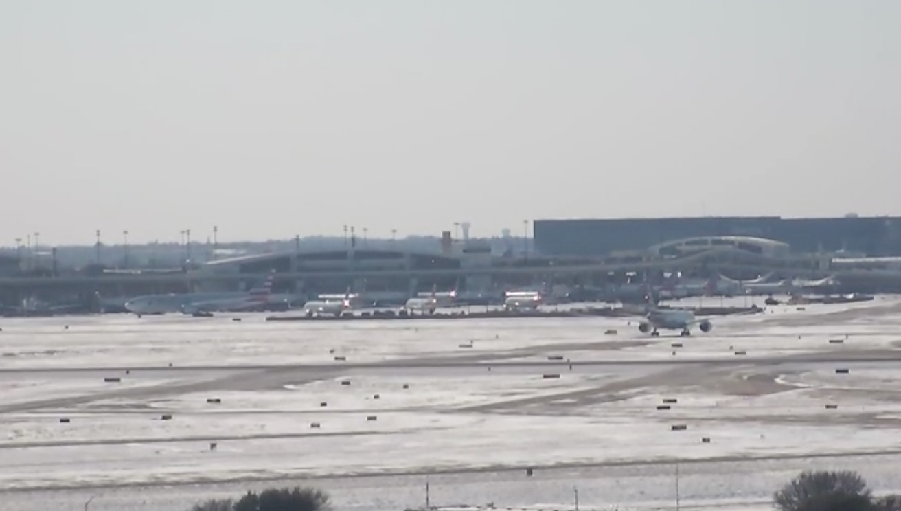Dallas-Fort Worth Airport Live Webcam