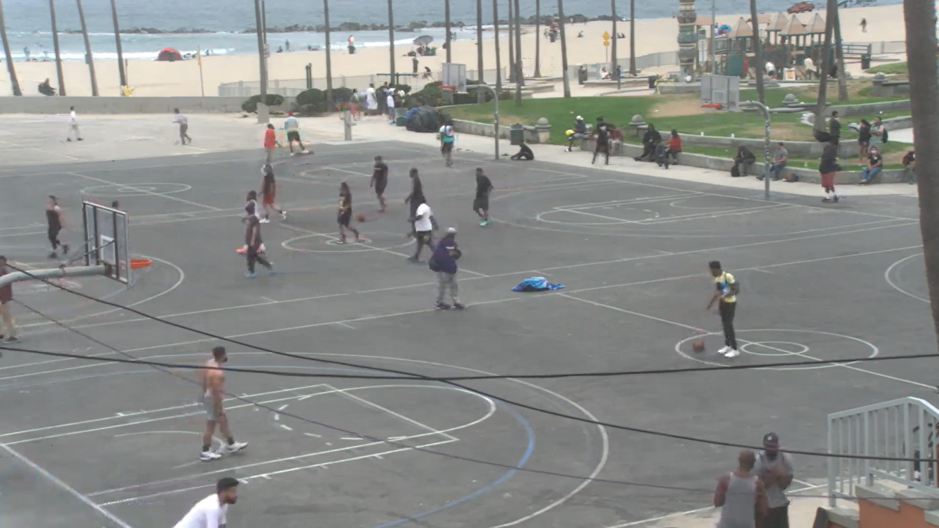 Venice Beach Basketball Courts Live Webcam – California, USA