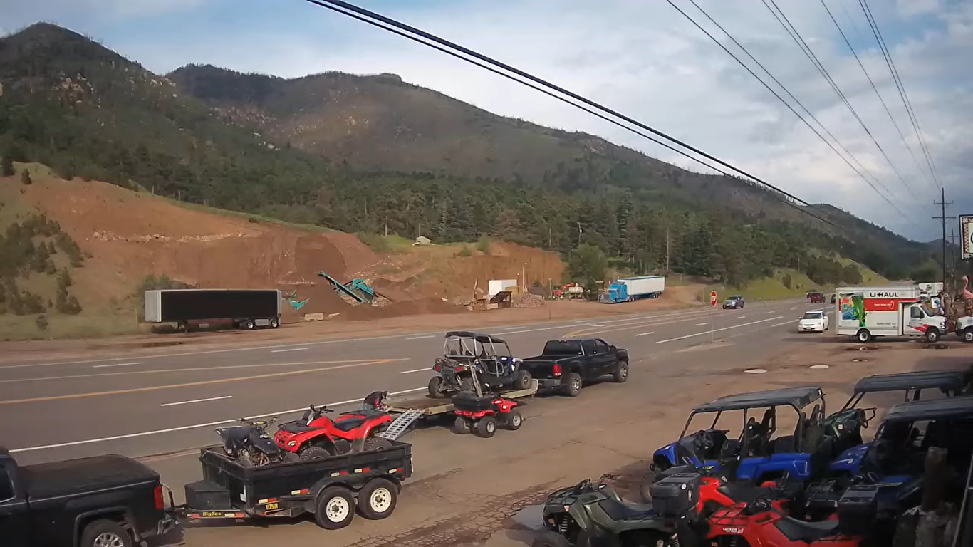 Cascade, Colorado Live Webcam – Traffic on Highway 24