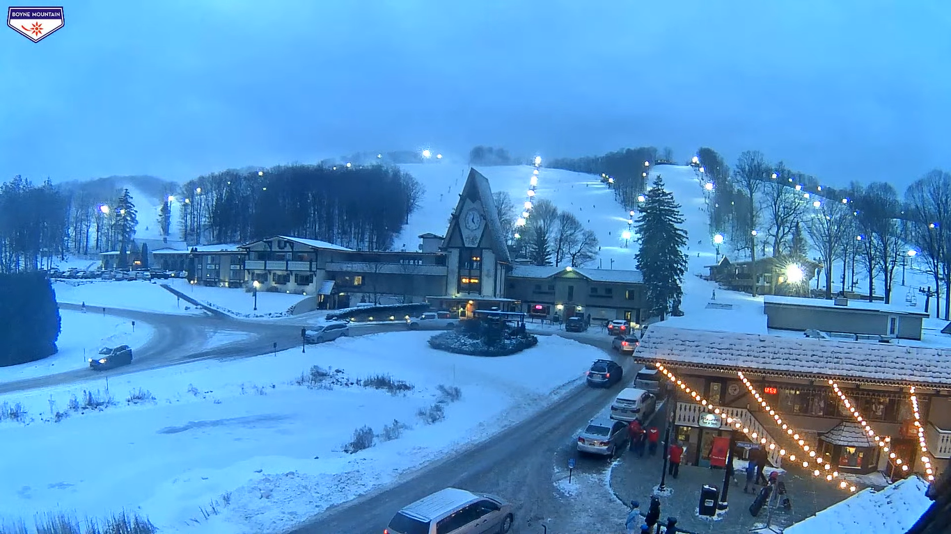 Boyne Mountain Resort Live Webcam – Boyne Falls, Michigan