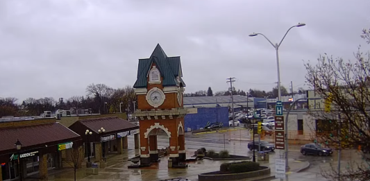 Steinbach Clock Tower Live Webcam - Manitoba, Canada