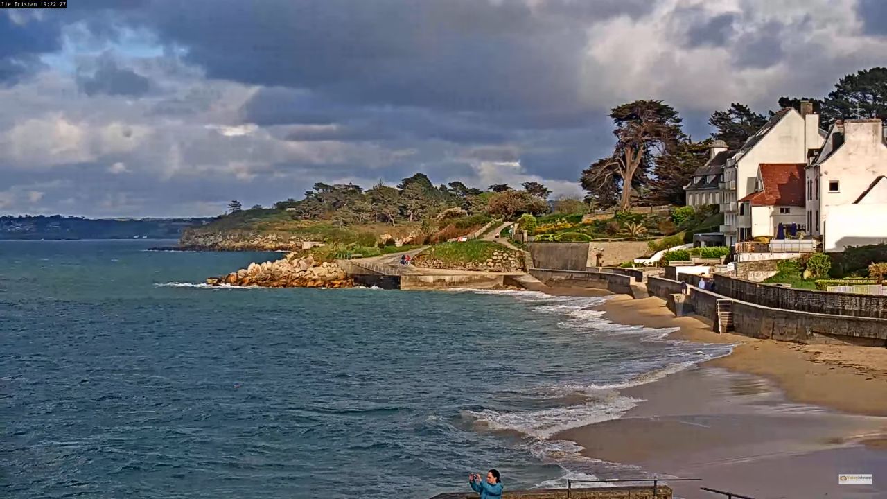 Douarnenez, France Live Webcam – Les Sables Blancs