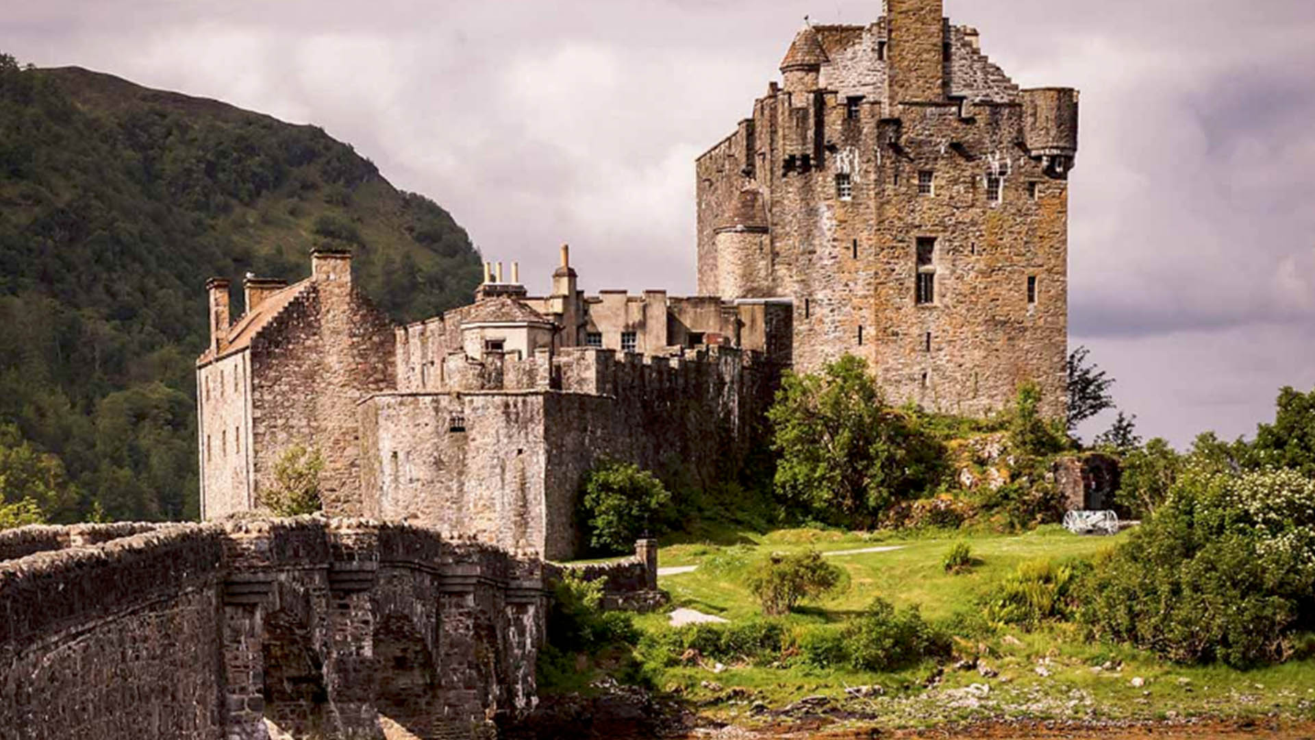 Eilean Donan Castle Webcam | Kyle of Lochalsh, Scotland