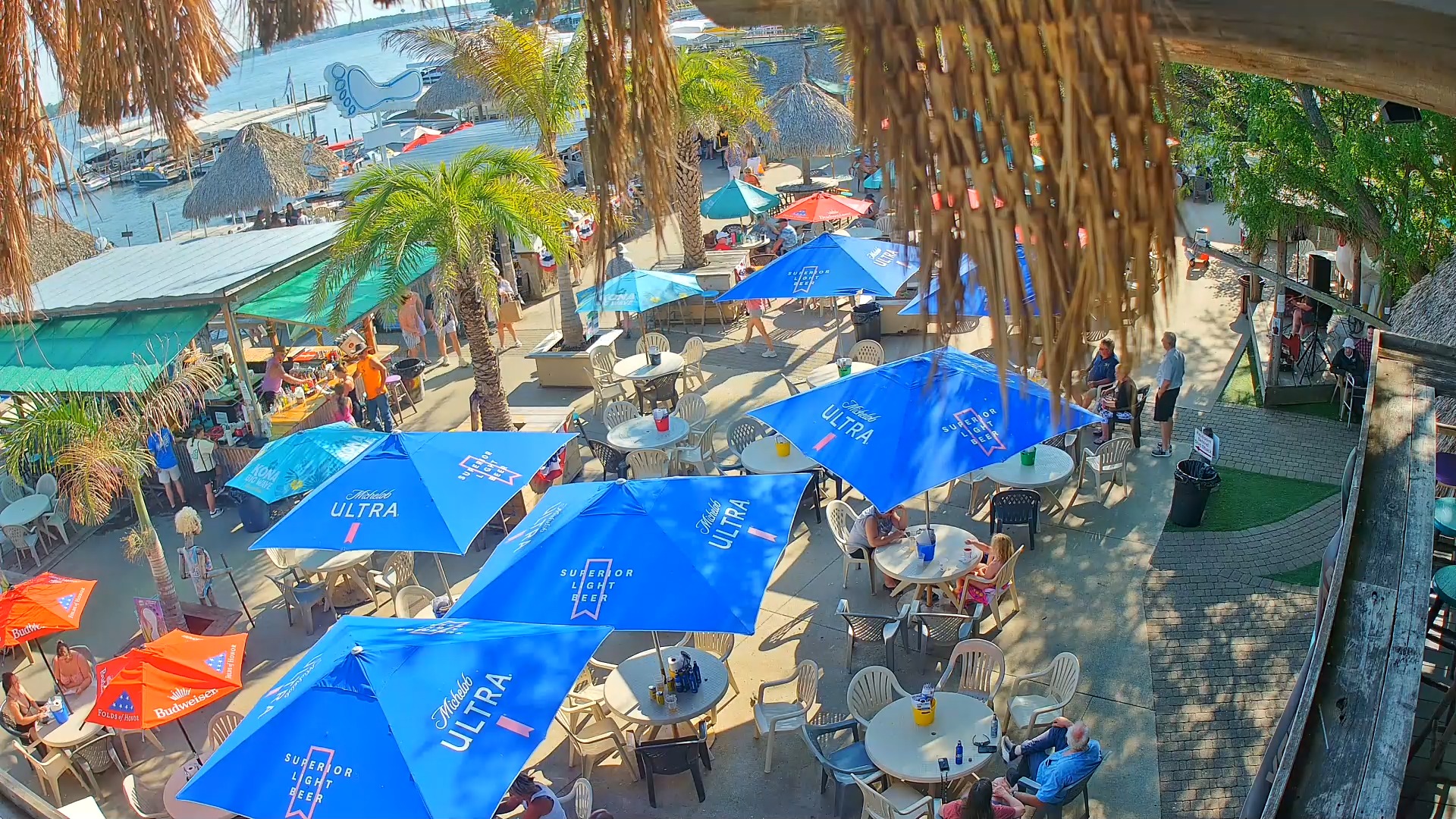 Barefoot Bar Webcam – Okoboji, Iowa, USA