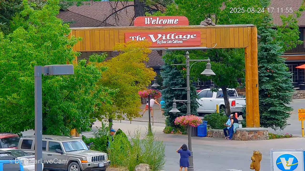 Big Bear Lake The Village Live Webcam – Downtown Area